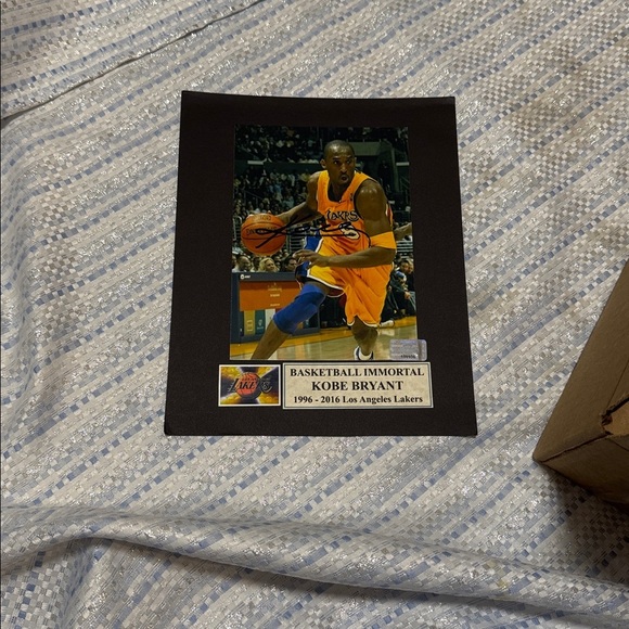 Kobe Bryant autograph Lakers photo with COA - Picture 1 of 1